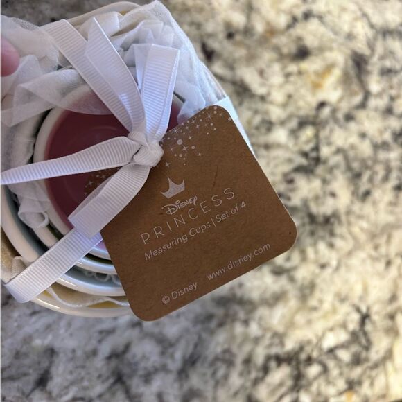 Disney Princess x Rae Dunn Measuring Cups - Picture 4 of 6